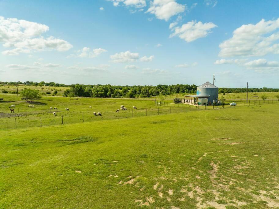 Silo House At Laughing Llama Farm Troy Extérieur photo