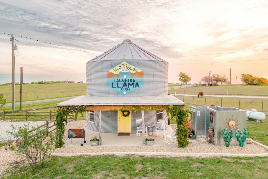 Silo House At Laughing Llama Farm Troy Extérieur photo