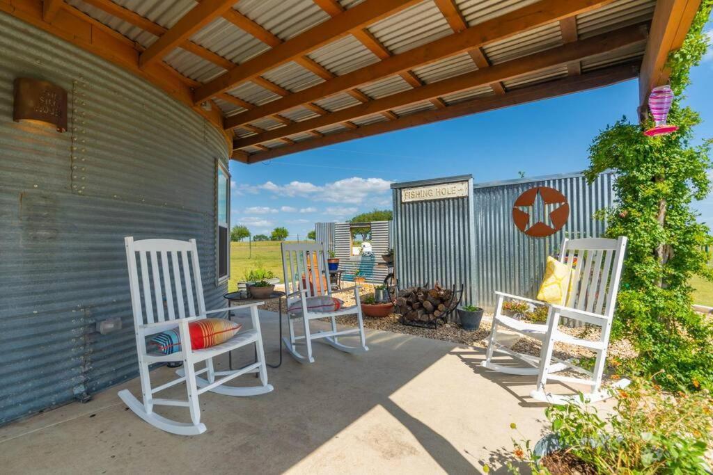 Silo House At Laughing Llama Farm Troy Extérieur photo